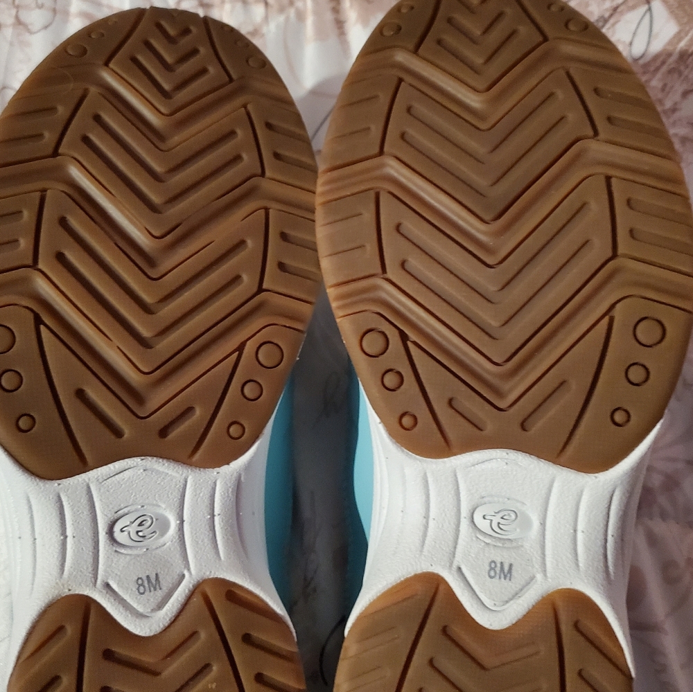 Easy Spirit Slip On's - Picture 5 of 5